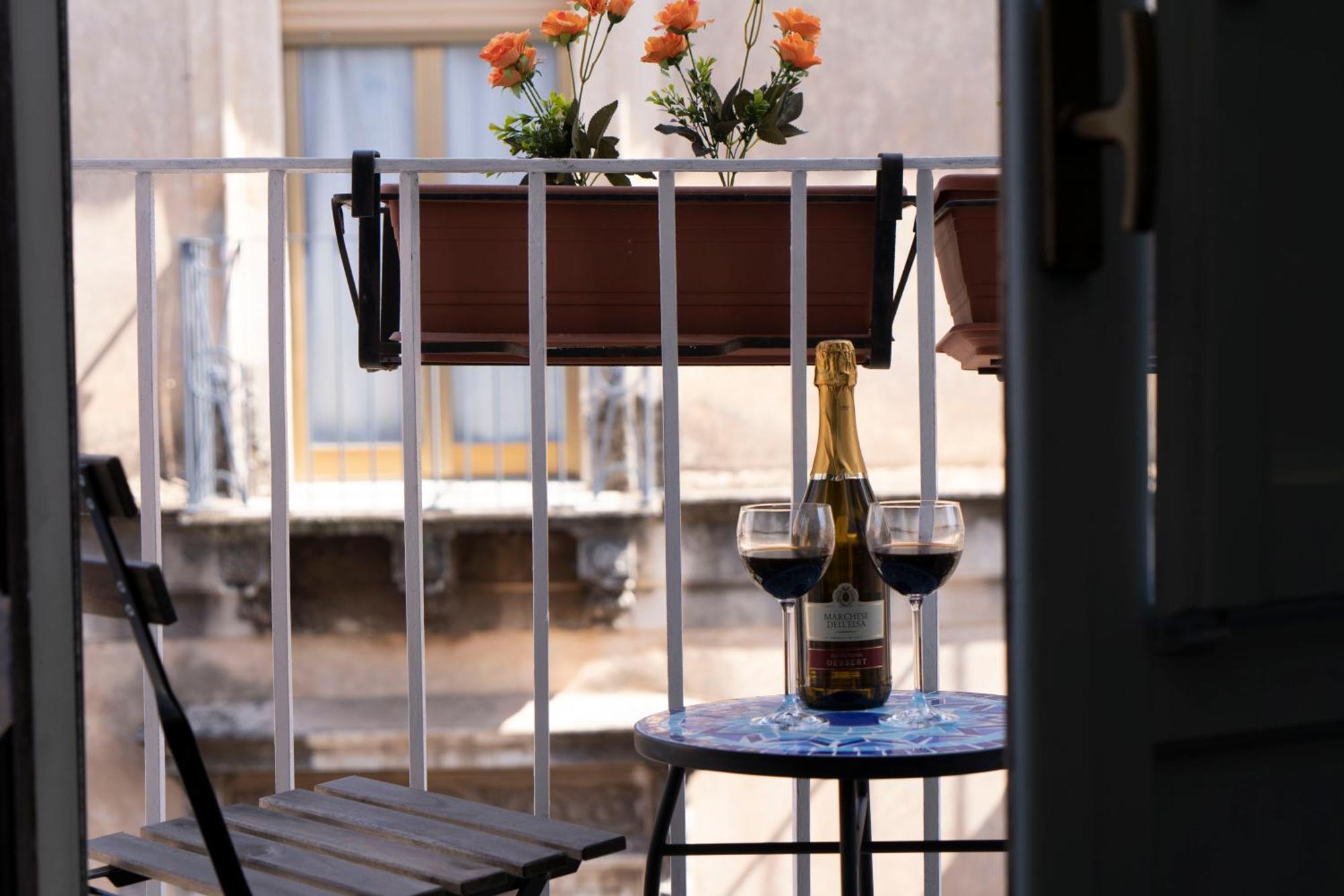 Etna Timeo Central Apartment In Baroque Building 卡塔尼亚 外观 照片