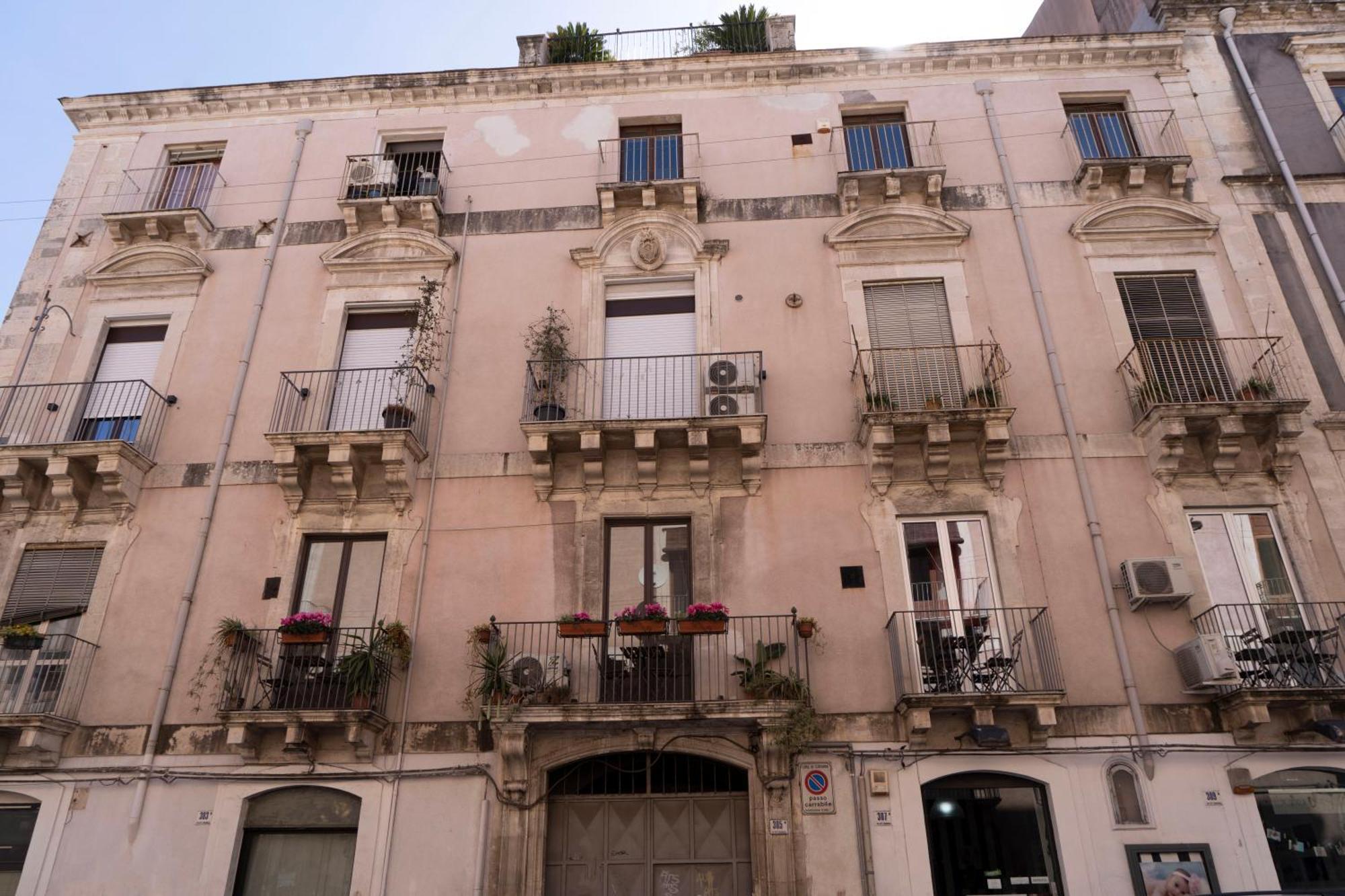 Etna Timeo Central Apartment In Baroque Building 卡塔尼亚 外观 照片