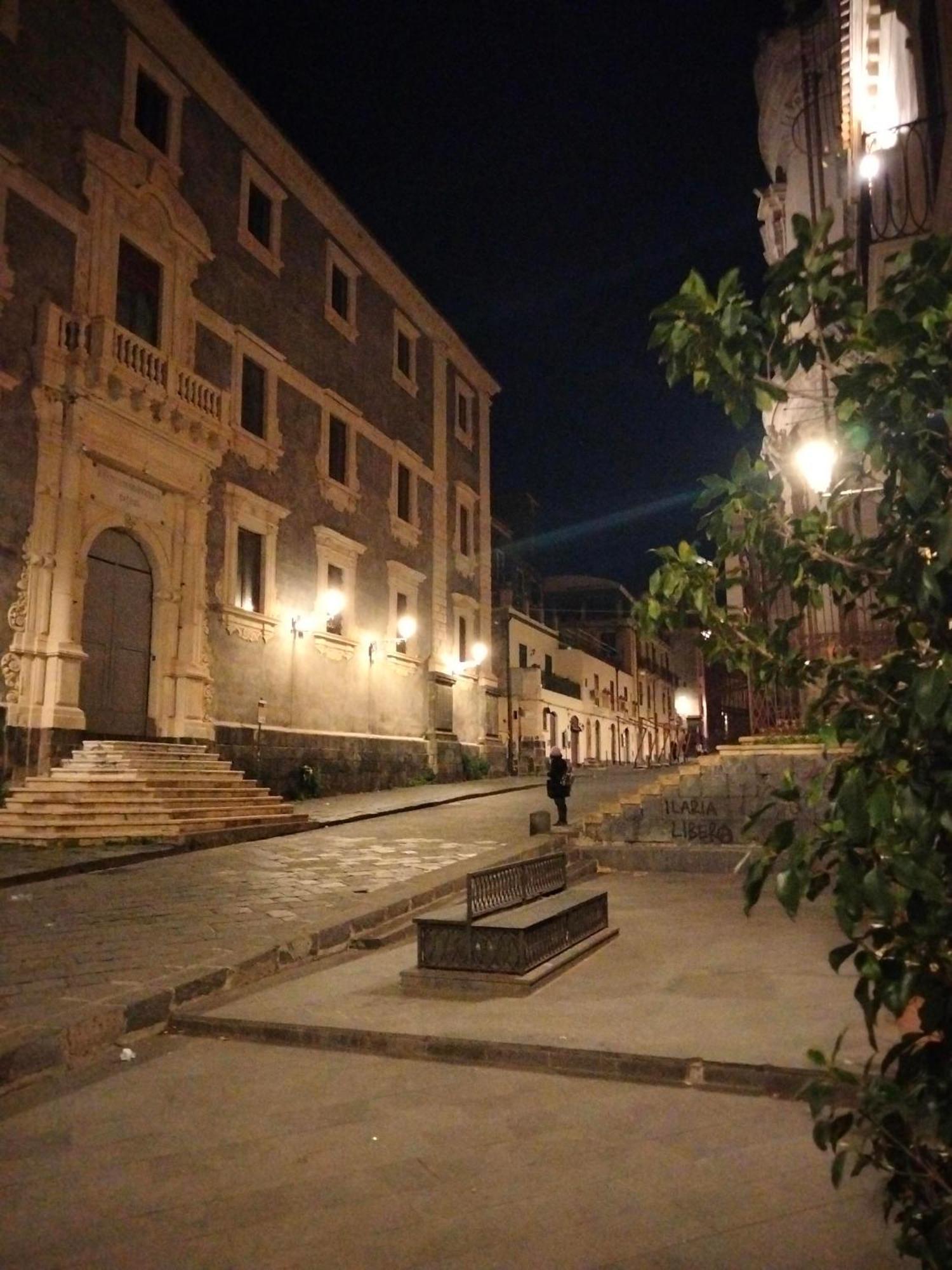 Etna Timeo Central Apartment In Baroque Building 卡塔尼亚 外观 照片